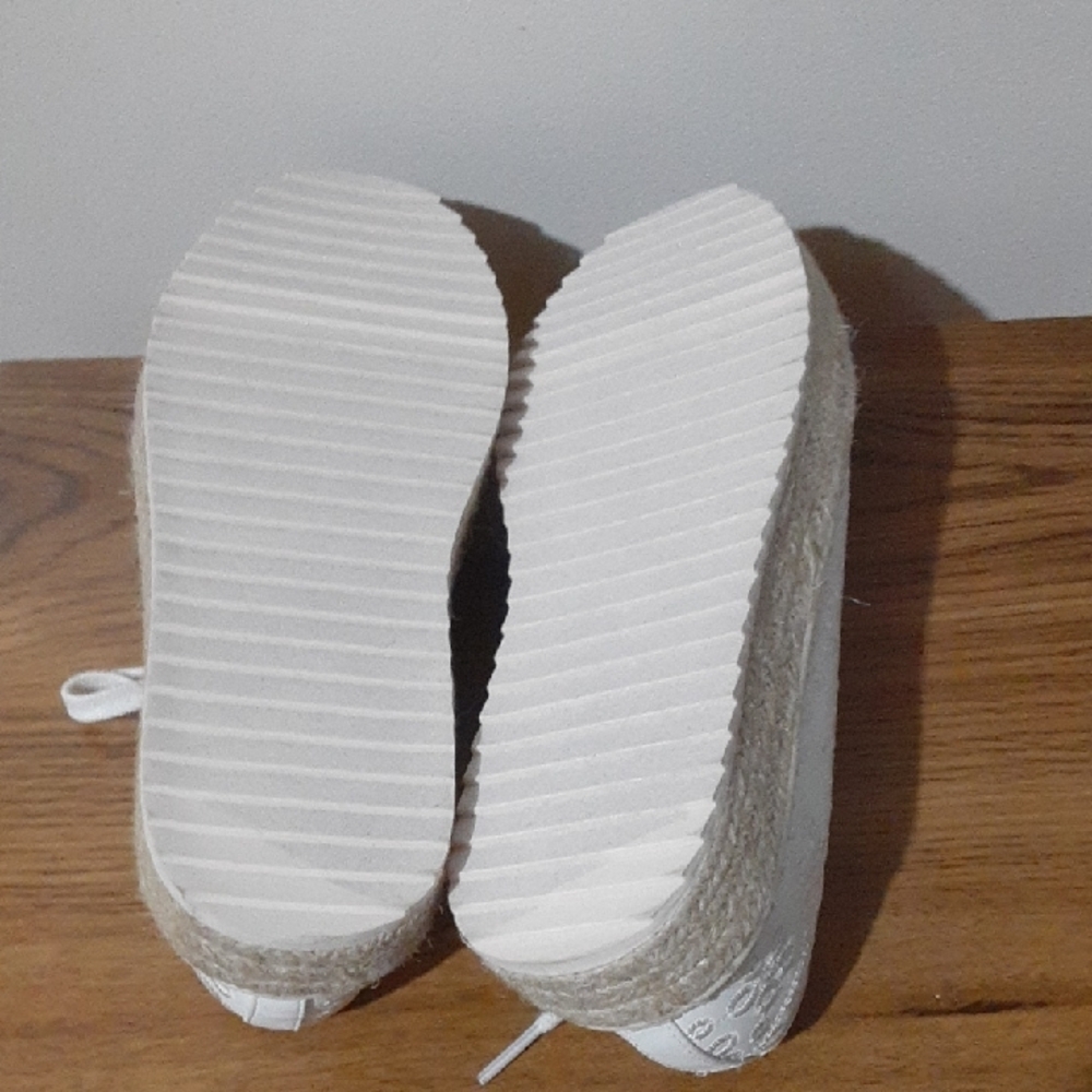 Steve Madden White Espadrille Sneakers. Girls Size 3. - Picture 7 of 7